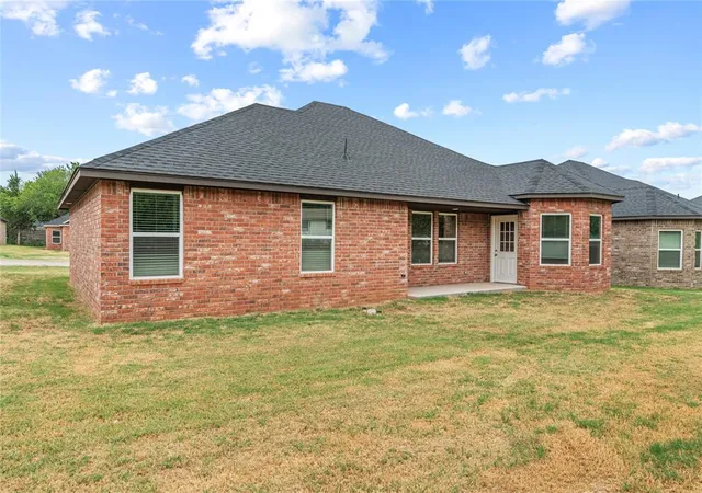 Photo 3 of Single family home for sale at 204 E Abbot Ln, Mustang, OK 73064 | MLS# 1246299 | Listing updated on 2026-09-30