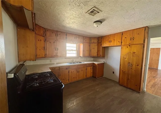 Photo 4 of Single family home for sale at 803 Willis Ave, Blair, OK 73526 | MLS# 1246301 | Listing updated on 2026-08-27
