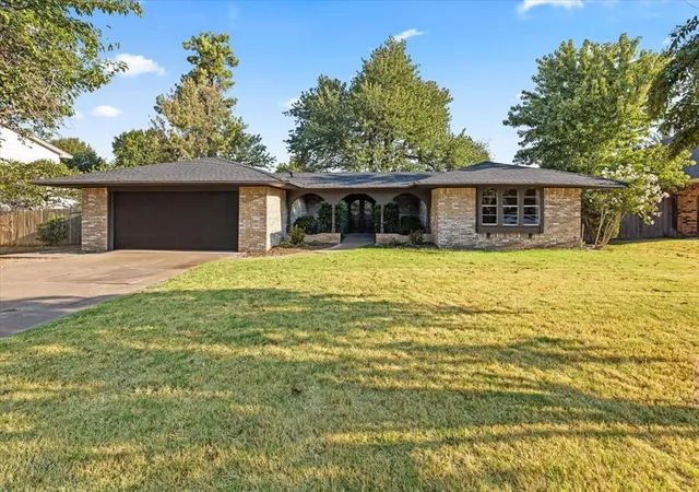 Photo 1 of Single family home for sale at 818 Sw 26th Place, El Reno, OK 73036 | MLS# 1246326 | Listing updated on 2026-10-07