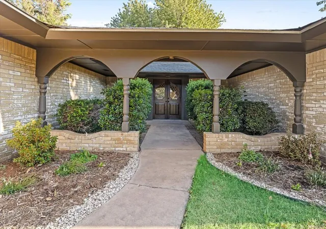 Photo 2 of Single family home for sale at 818 Sw 26th Place, El Reno, OK 73036 | MLS# 1246326 | Listing updated on 2026-10-07