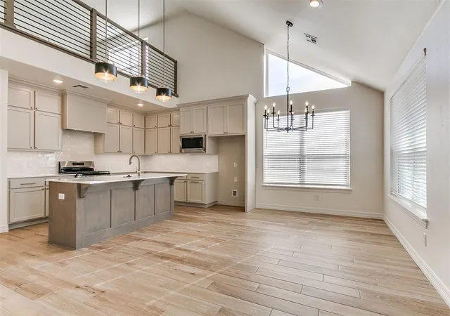 Photo 2 of Single family home for sale at 9404 Nw 75th St, Yukon, OK 73099 | MLS# 1246327 | Listing updated on 2026-09-23