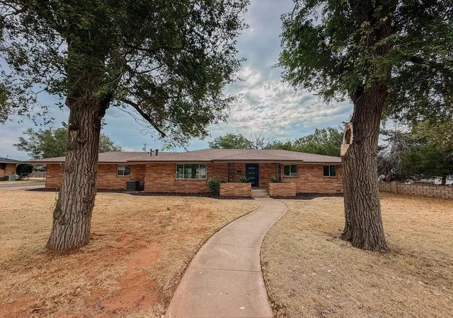 1st image of 410 N Bryan St, Weatherford, OK 73096 | MLS# 1246344