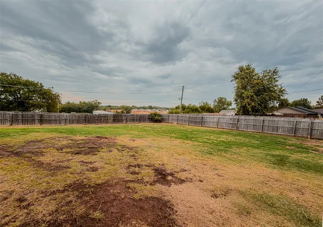 18th image of 3209 Park Ave, Chickasha, OK 73018 | MLS# 1246345