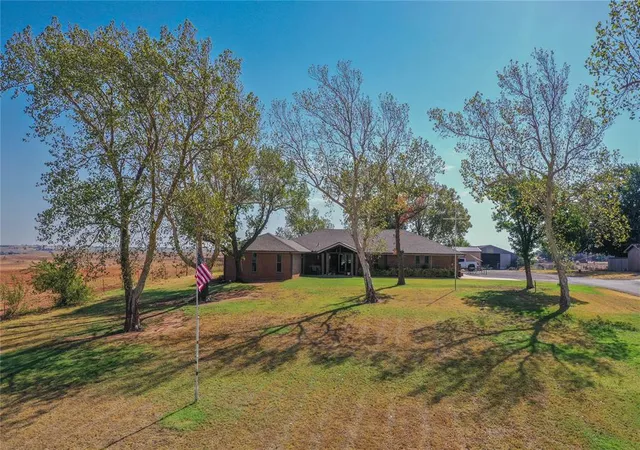 2nd image of 10046 Deer Creek Rd, Weatherford, OK 73096 | MLS# 1246358