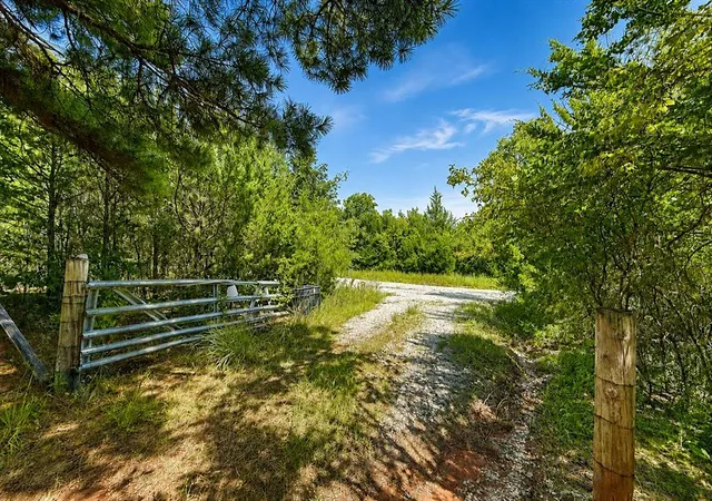 2nd image of 30226 Hamilton Rd, Macomb, OK 74852 | MLS# 1246363
