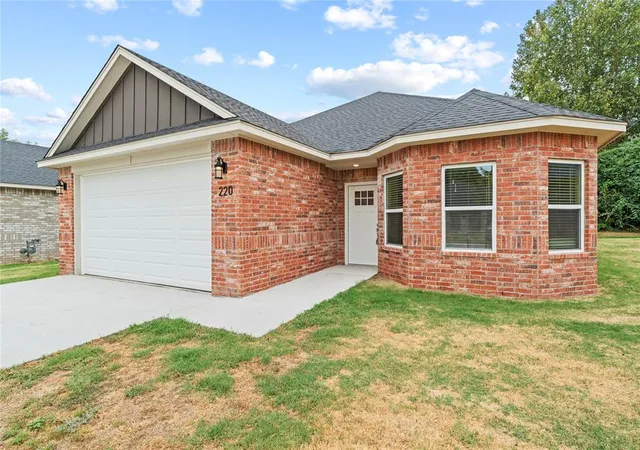 Photo 1 of Single family home for sale at 220 E Abbot Ln, Mustang, OK 73064 | MLS# 1246364 | Listing updated on 2026-09-30