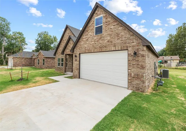 Photo 3 of Single family home for sale at 228 E Abbot Ln, Mustang, OK 73064 | MLS# 1246375 | Listing updated on 2026-09-30
