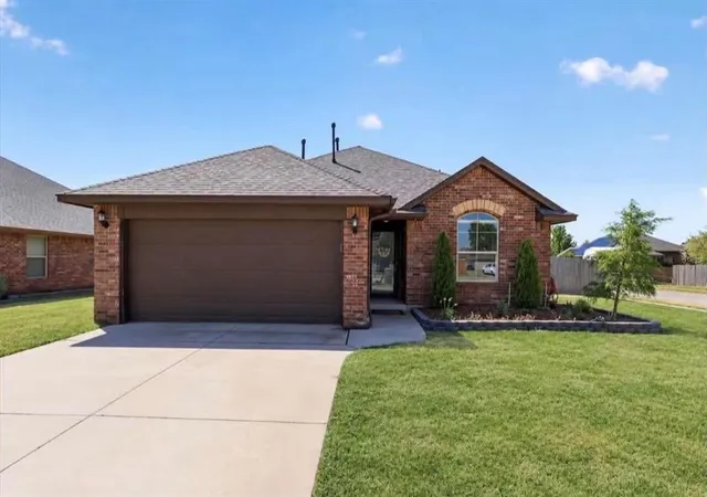 Single family home for sale at 11116 Sw 38Th Cir, Mustang, OK 73064 | MLS# 1246376