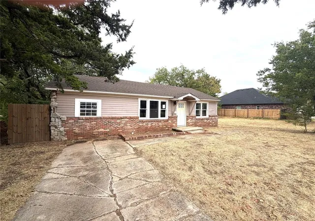 Photo 1 of Single family home for sale at 611 Nw 95th St, Oklahoma City, OK 73114 | MLS# 1246382 | Listing updated on 2026-08-27