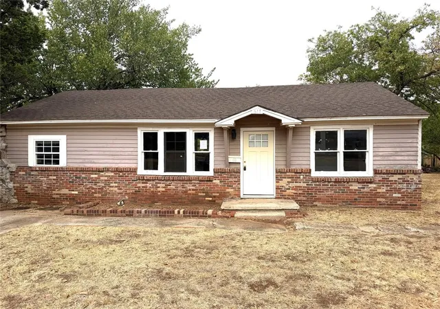 Photo 3 of Single family home for sale at 611 Nw 95th St, Oklahoma City, OK 73114 | MLS# 1246382 | Listing updated on 2026-08-27
