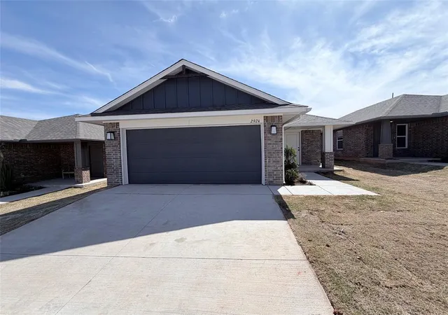 Photo 1 of Single family home for sale at 2924 Nw 196th Pl, Edmond, OK 73012 | MLS# 1246385 | Listing updated on 2026-10-07