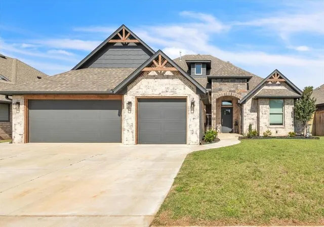 Single family home for sale at 2005 Aminas Dr, Yukon, OK 73099 | MLS# 1246388