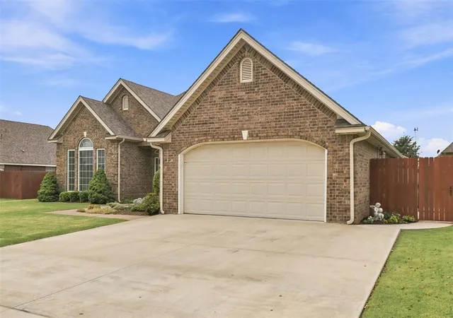 Photo 3 of Sale Pending at 1604 Lakeview Dr, Kingfisher, OK 73750 | MLS# 1246391 | Listing updated on 2026-08-28