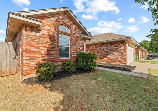 2nd image of 620 Mcconnell Dr, Yukon, OK 73099 | MLS# 1246394