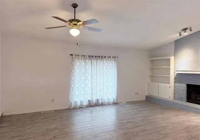 Photo 4 of Single family home for sale at 2816 Dalewood Pl, Norman, OK 73071 | MLS# 1246396 | Listing updated on 2026-08-28