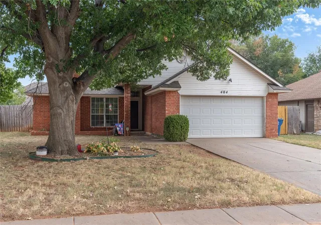 Photo 1 of Single family home for sale at 404 N Lockeport Dr, Edmond, OK 73003 | MLS# 1246398 | Listing updated on 2026-08-27