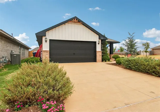 Photo 3 of Sale Pending at 9201 Sw 45th Ter, Oklahoma City, OK 73179 | MLS# 1246401 | Listing updated on 2026-09-01