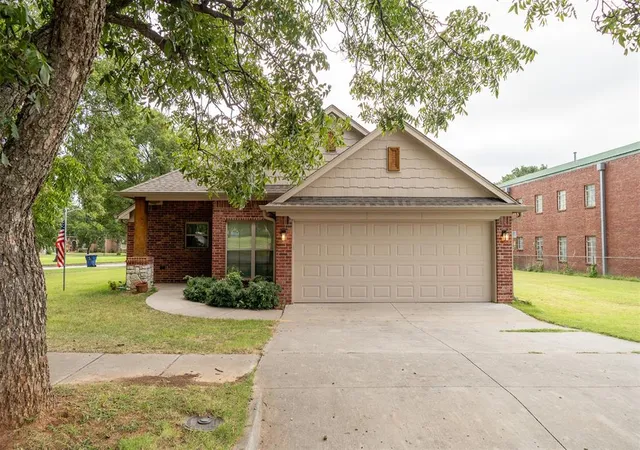 Photo 2 of Single family home for sale at 401 E Robert S Kerr Blvd, Wynnewood, OK 73098 | MLS# 1246411 | Listing updated on 2026-08-29