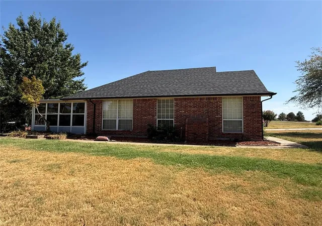 Photo 3 of Single family home for sale at 873 Oaklawn Dr, Tuttle, OK 73089 | MLS# 1246412 | Listing updated on 2026-09-05