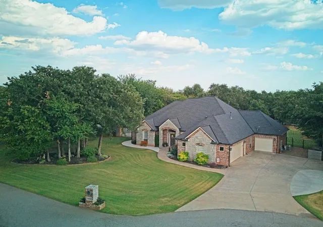 1st image of 2422 Blackoak Ct, Blanchard, OK 73010 | MLS# 1246414