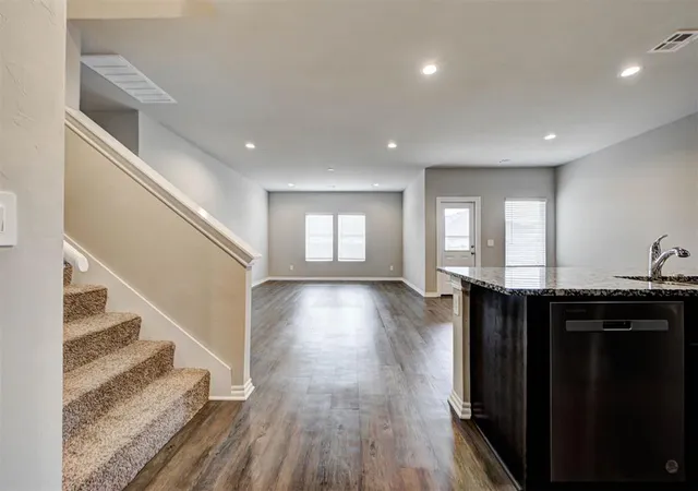 Photo 4 of Single family home for sale at 4224 N Palmetto Bluff Dr, Mustang, OK 73064 | MLS# 1246418 | Listing updated on 2026-09-29