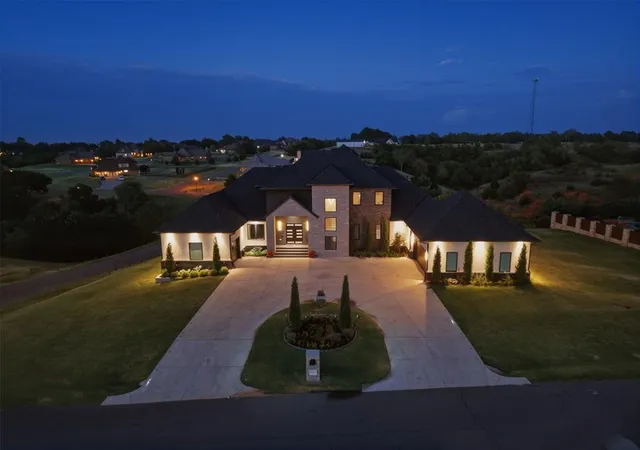 Photo 3 of Mansion for sale at 5660 Tina Dr, Norman, OK 73072 | MLS# 1246420 | Listing updated on 2026-08-27