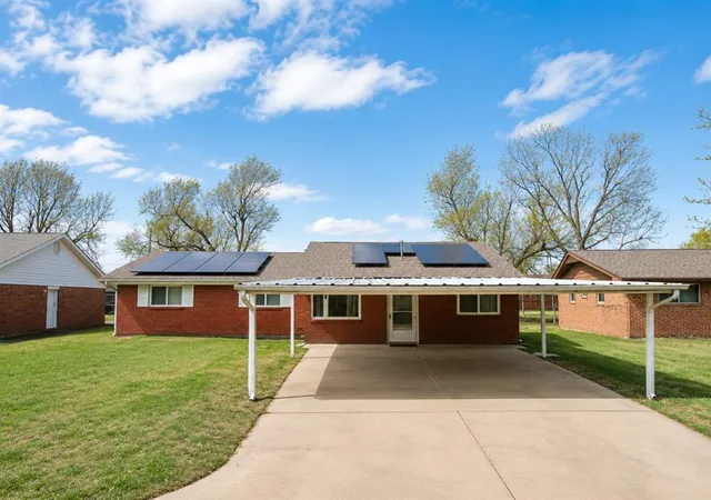 Photo 1 of Single family home for sale at 709 Arnold Ave, Moore, OK 73160 | MLS# 1246434 | Listing updated on 2026-08-27