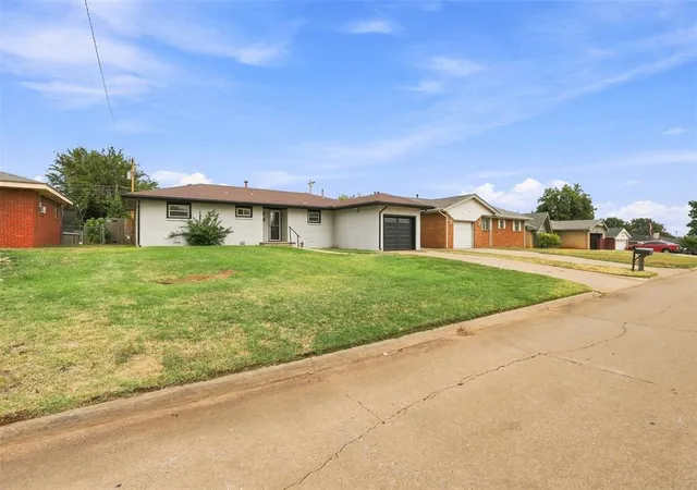 Photo 3 of Single family home for sale at 302 W Chisholm Dr, Kingfisher, OK 73750 | MLS# 1246439 | Listing updated on 2026-09-17