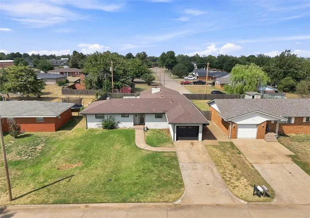 Photo 4 of Single family home for sale at 302 W Chisholm Dr, Kingfisher, OK 73750 | MLS# 1246439 | Listing updated on 2026-09-17