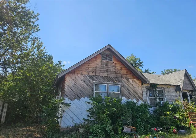 Photo 2 of Single family home for sale at 408 W Main St, Edmond, OK 73003 | MLS# 1246452 | Listing updated on 2026-08-28