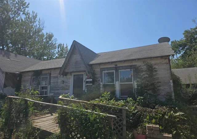 Photo 3 of Single family home for sale at 408 W Main St, Edmond, OK 73003 | MLS# 1246452 | Listing updated on 2026-08-28