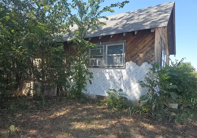 Photo 4 of Single family home for sale at 408 W Main St, Edmond, OK 73003 | MLS# 1246452 | Listing updated on 2026-08-28