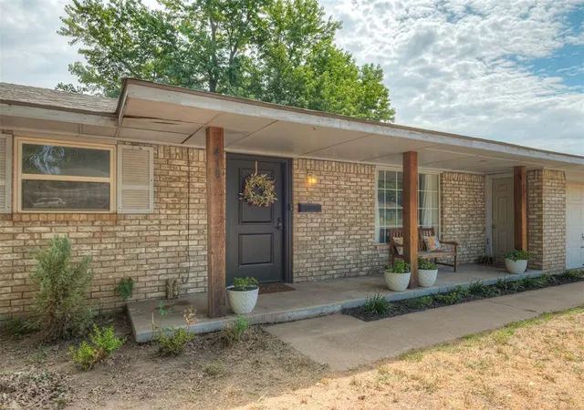 Photo 4 of Single family home for sale at 410 N Magnolia St, Crescent, OK 73028 | MLS# 1246457 | Listing updated on 2026-08-27