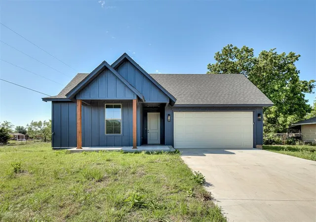 Photo 1 of Single family home for sale at 1925 E Springer Ave, Guthrie, OK 73044 | MLS# 1246463 | Listing updated on 2026-08-28