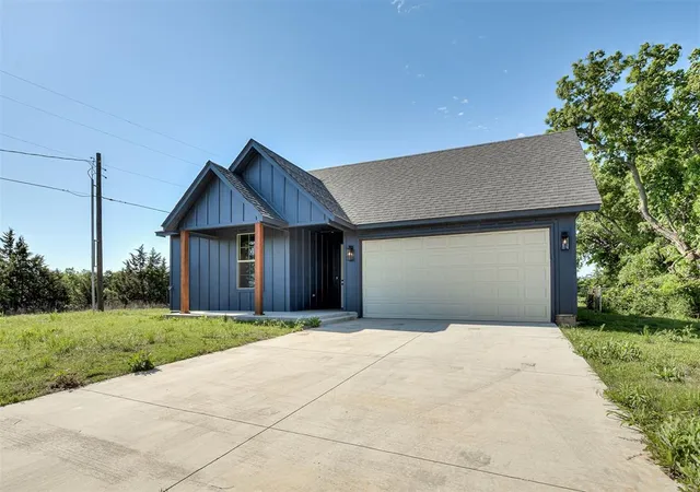 Photo 4 of Single family home for sale at 1925 E Springer Ave, Guthrie, OK 73044 | MLS# 1246463 | Listing updated on 2026-08-28