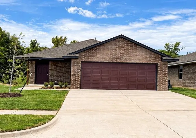 Photo 1 of Single family home for sale at 2007 Brush Creek Wy, Newcastle, OK 73065 | MLS# 1246482 | Listing updated on 2026-09-22