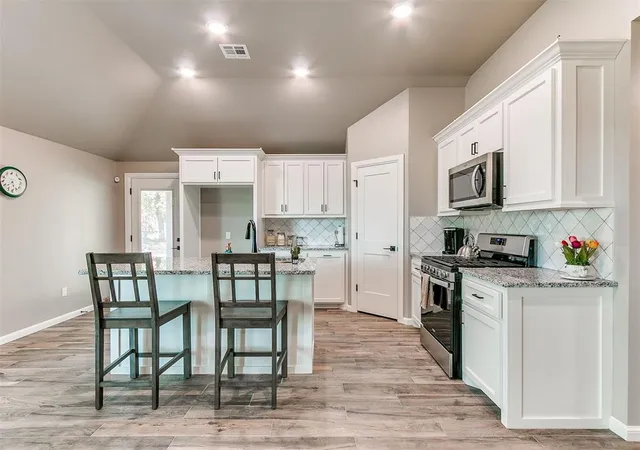 Photo 4 of Single family home for sale at 796 Harrison St, Harrah, OK 73045 | MLS# 1246504 | Listing updated on 2026-08-28