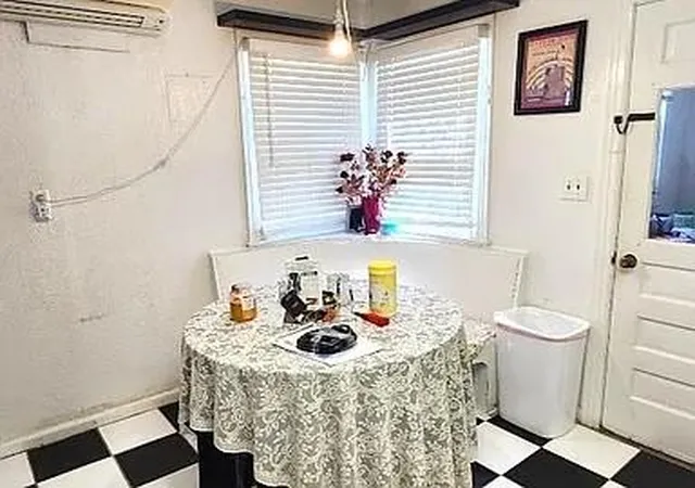 Listing Photo 4 - Condo for sale in building located at 2229 N Gatewood Ave, Oklahoma City, OK 73106