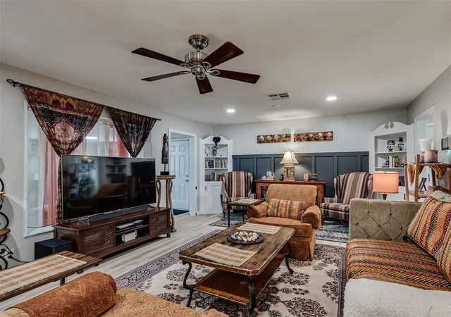 Photo 4 of Single family home for sale at 2620 Abbey Rd, Oklahoma City, OK 73120 | MLS# 1246540 | Listing updated on 2026-09-16