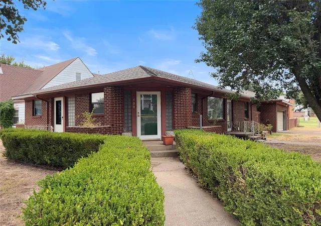 Photo 1 of Single family home for sale at 400 E Wade St, El Reno, OK 73036 | MLS# 1246550 | Listing updated on 2026-08-28