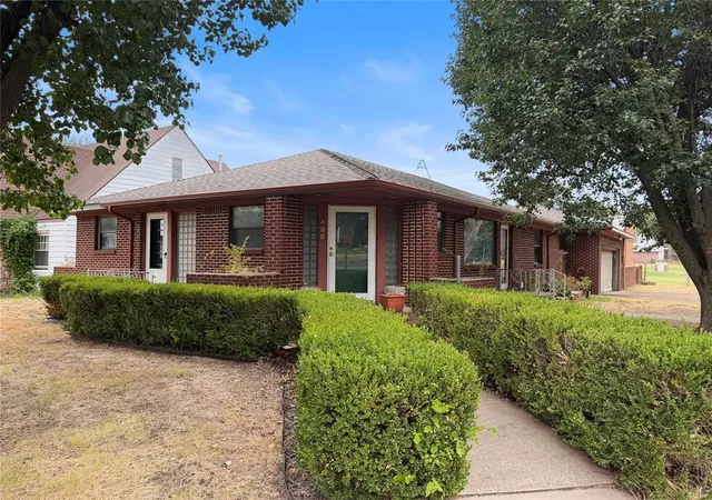 Photo 2 of Single family home for sale at 400 E Wade St, El Reno, OK 73036 | MLS# 1246550 | Listing updated on 2026-08-28