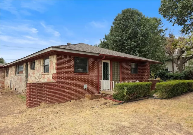 Photo 3 of Single family home for sale at 400 E Wade St, El Reno, OK 73036 | MLS# 1246550 | Listing updated on 2026-08-28