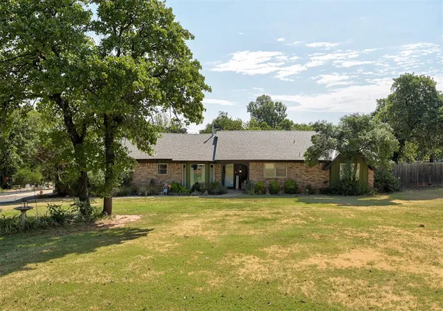 Photo 2 of Single family home for sale at 12200 Bell Oak Rd, Edmond, OK 73013 | MLS# 1246553 | Listing updated on 2026-08-28