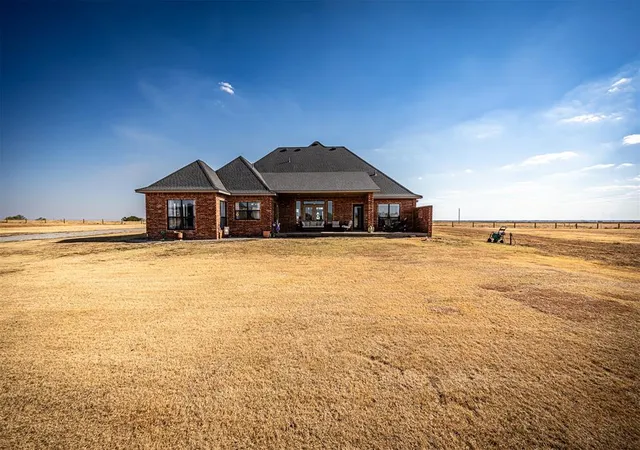 Photo 4 of Single family home for sale at 203 Soleil Dr, Walters, OK 73527 | MLS# 1246554 | Listing updated on 2026-09-04