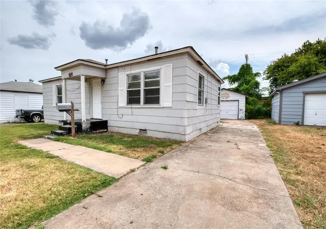 Photo 1 of Single family home for sale at 414 Reed Pl, Oklahoma City, OK 73110 | MLS# 1246556 | Listing updated on 2026-10-01
