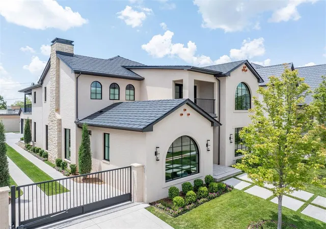 Photo 3 of Single family home for sale at 1112 Cumberland Ct, Oklahoma City, OK 73116 | MLS# 1246559 | Listing updated on 2026-09-02