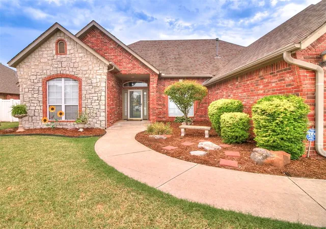 Photo 1 of Single family home for sale at 2705 Woodbridge Dr, Shawnee, OK 74804 | MLS# 1246594 | Listing updated on 2026-10-06