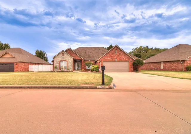 Photo 3 of Single family home for sale at 2705 Woodbridge Dr, Shawnee, OK 74804 | MLS# 1246594 | Listing updated on 2026-10-06