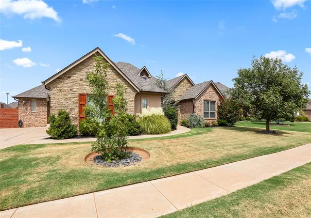 Photo 3 of Single family home for sale at 13313 Nw 5Th St, Yukon, OK 73099 | MLS# 1246595 | Listing updated on 2026-09-04