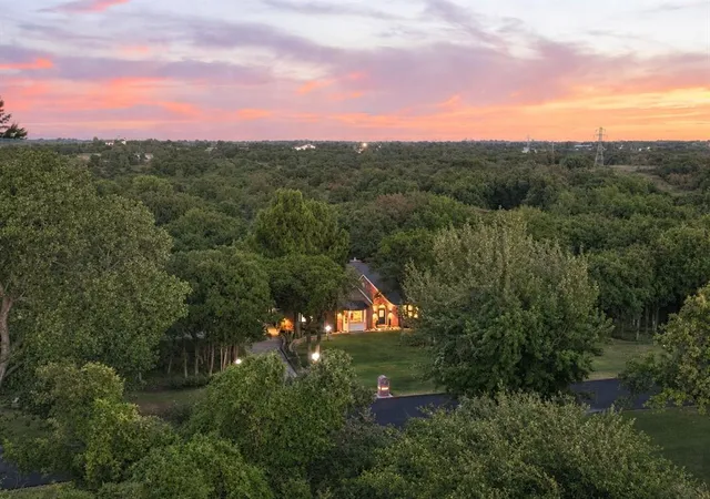 Photo 2 of Single family home for sale at 9216 Oakmont Dr, Oklahoma City, OK 73131 | MLS# 1246605 | Listing updated on 2026-10-05